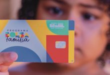 Descubra se é possível receber pagamentos retroativos do Bolsa Família após suspensão por faltas escolares e saiba como recorrer.