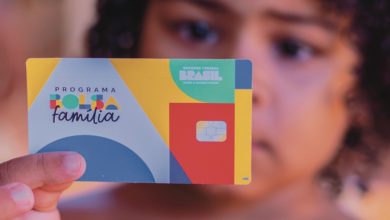 Descubra se é possível receber pagamentos retroativos do Bolsa Família após suspensão por faltas escolares e saiba como recorrer.