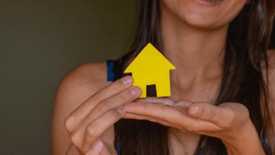 Beneficiários do Bolsa Família estão MAIS PERTO da casa própria - entenda