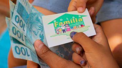 Bolsa Família garante a dignidade mínima de vida para as famílias brasileiras de baixa renda, sendo que há adicionais para filhos com determinadas idades.
