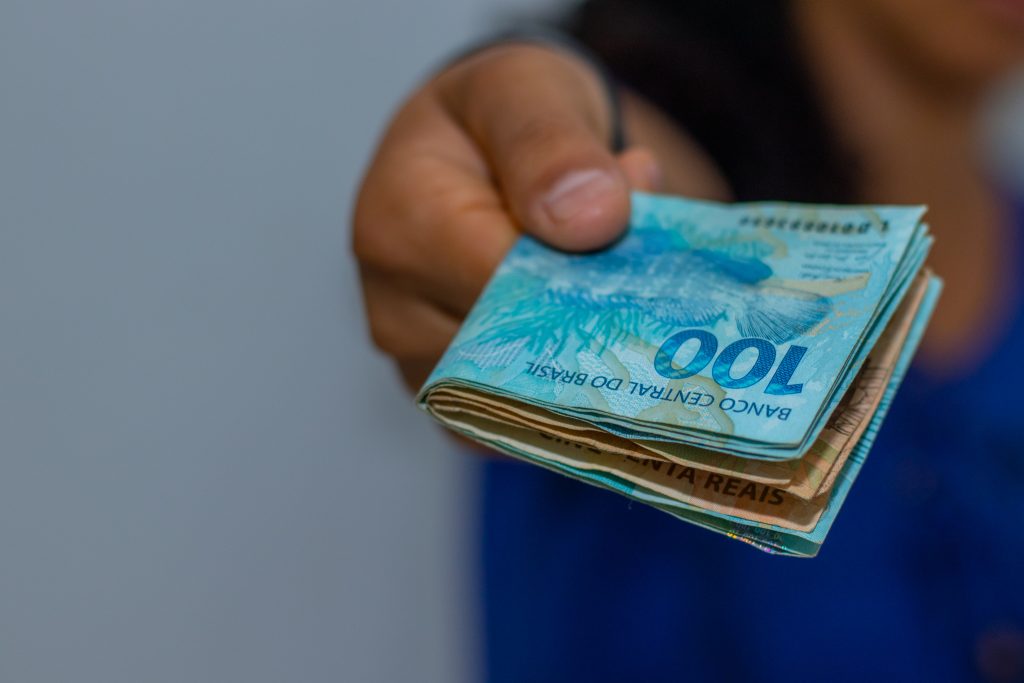 Há uma boa maneira de conseguir prêmios em dinheiro usando o número do seu CPF nas compras do dia a dia.