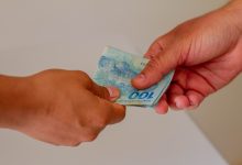 Entenda como foi a repercussão da vitória de Rebeca Andrade pelos principais jornais do mundo nesta semana.