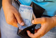 Um dinheiro a mais no mês pode ser a solução para diversas famílias inscritas no CadÚnico do governo federal, em agosto.