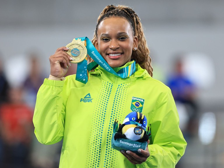 Rebeca Andrade é campeã olímpica com medalha de ouro nas Olimpíadas de Paris 2024