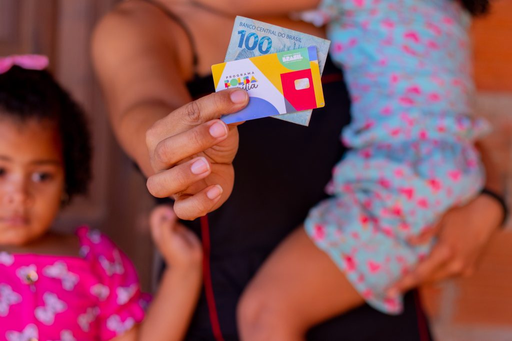 Bolsa Família pago para quem tem bebês em casa; entenda como funciona, quando e quanto receber agora mesmo.