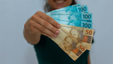 Nova regra da Caixa permite sacar o Bolsa Família sem cartão e RG - saiba mais