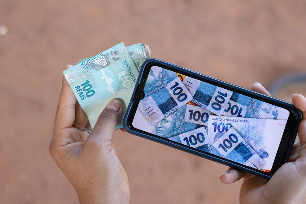 Empréstimo confirmado para quem recebe o Bolsa Família. Veja quais são os detalhes e como solicitar o crédito em breve.