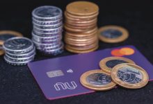 Nubank oferece campanha com prêmios de até R$ 1.000 para clientes que mantêm a conta ativa e dados atualizados.