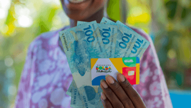 Cartão Bolsa Família em suas mãos acompanhe a entrega do início ao fim - confira