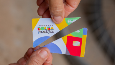 É possível trocar o cartão do Bolsa Família quebrado por um novo Confira