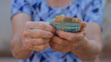 Você pode ter direito à Bolsa do Povo e não sabia disso. Veja como resgatar seu benefício de R$ 540 o mais rápido possível.