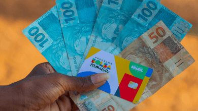 Mãe solo confusa sobre o valor do Bolsa Família Saiba quanto você tem direito