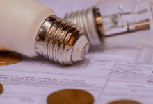 Saiba como a tarifa social pode cortar pela metade as suas contas de água, luz e esgoto