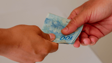 Vai sacar o Bolsa Família na lotérica Saiba quais documentos levar e evite problemas 