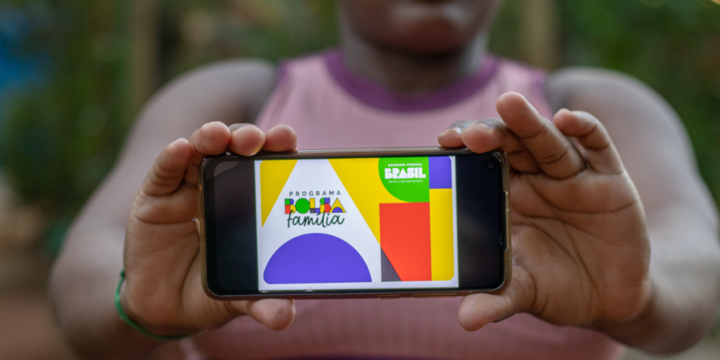 Atenção, Bolsa Família receber PIX acima deste valor pode tirar seus R$ 600