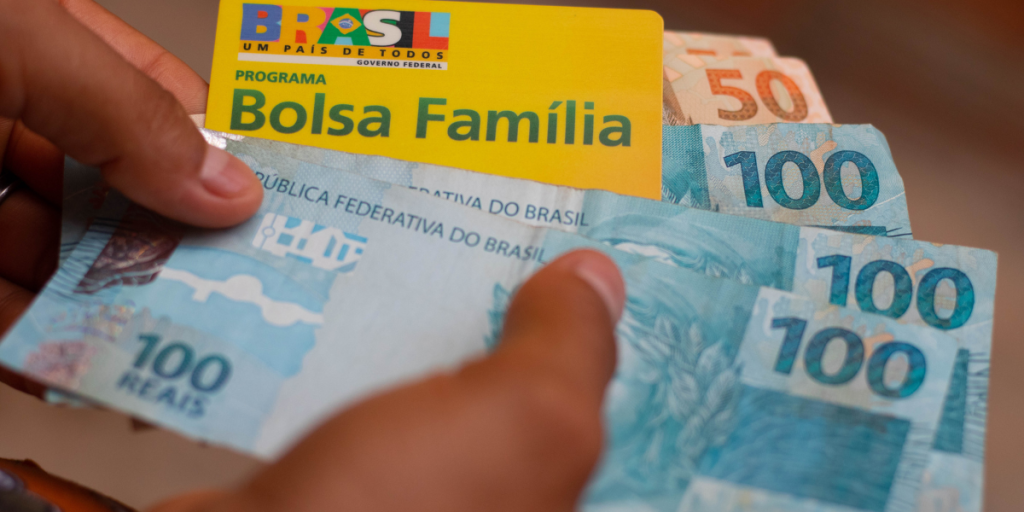 Atenção, mamães! Descubra como garantir R$ 300 de bônus no Bolsa Família