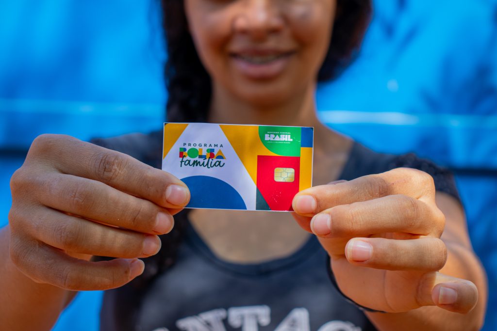 Entenda o novo aviso do Bolsa Família ao qual muitos beneficiários estão se referindo com um certo ar de mistério.