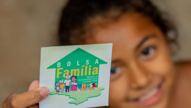 Bolsa Família menores de 18 anos podem receber até R$ 392 extras - veja como