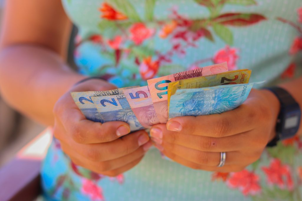 Fez ENEM? Então descubra porque tem tantas pessoas recebendo a quantia de R$ 200,00 na conta bancária.