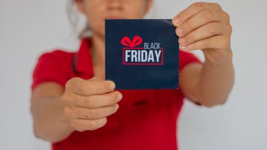 Black Friday está chegando e beneficiários do Bolsa Família podem se perguntar se as compras online têm chance de interferir no recebimento adequado do benefício.