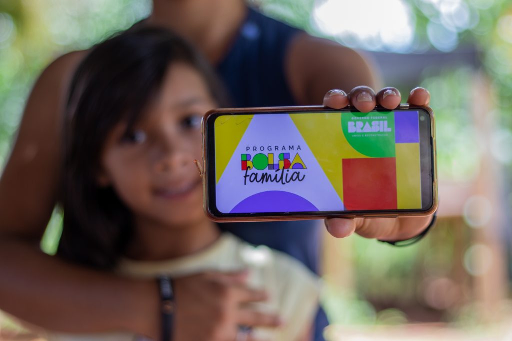 Crianças que ainda estão na primeira infância já podem ser beneficiadas com pagamentos do governo, mas é preciso cumprir os pré-requisitos necessários.