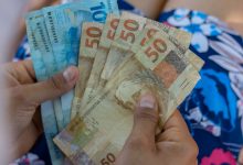 O Bolsa do Povo pode pagar uma bela quantia para os brasileiros que estiverem aptos a receber mais esse auxílio público do Brasil.