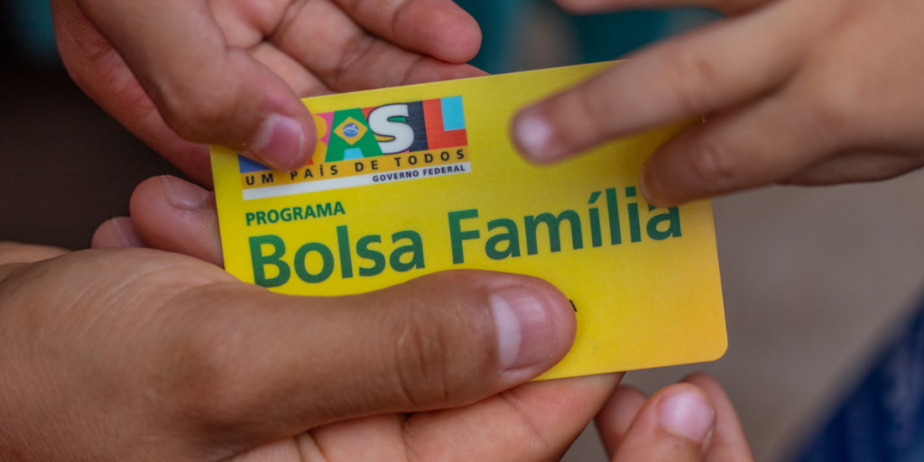 Seu filho faltou aula Descubra quanto tempo você fica sem o Bolsa Família
