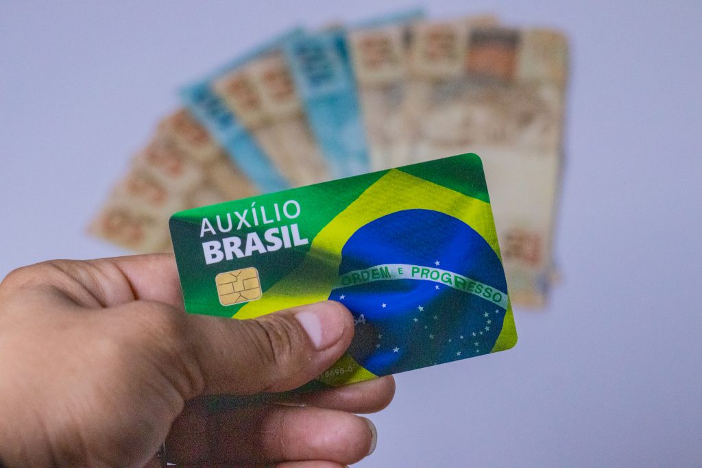 Auxílio Brasil. 