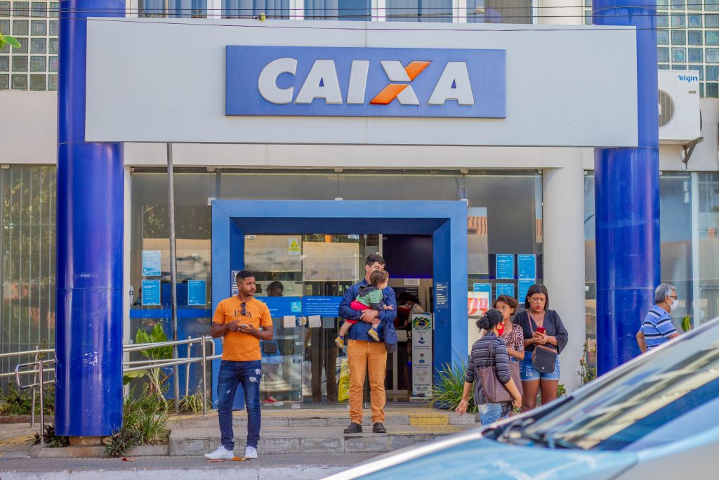 Fachada do Banco Caixa. 