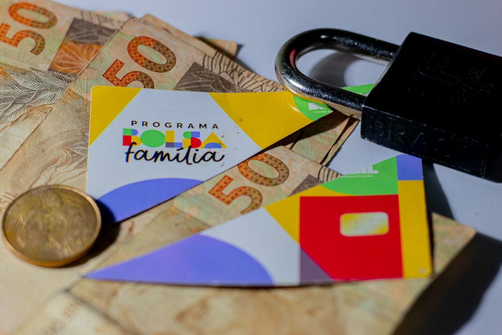 Bolsa Família. 