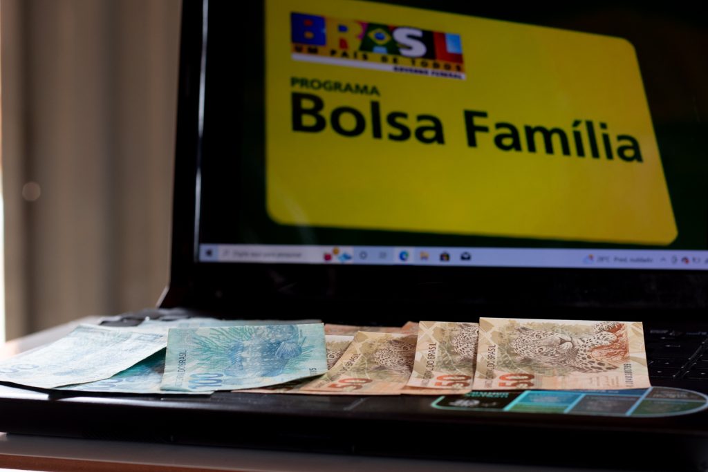 Bolsa Família. 