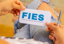 COm ajuda do Fies, milhares de estudantes podem finalmente se formar na universidade.