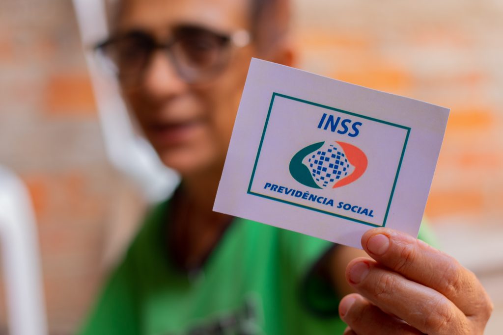 Se você recebe pagamentos do INSS, entenda os descontos deste ano.