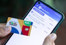 Aplicativo bolsa família no celular.