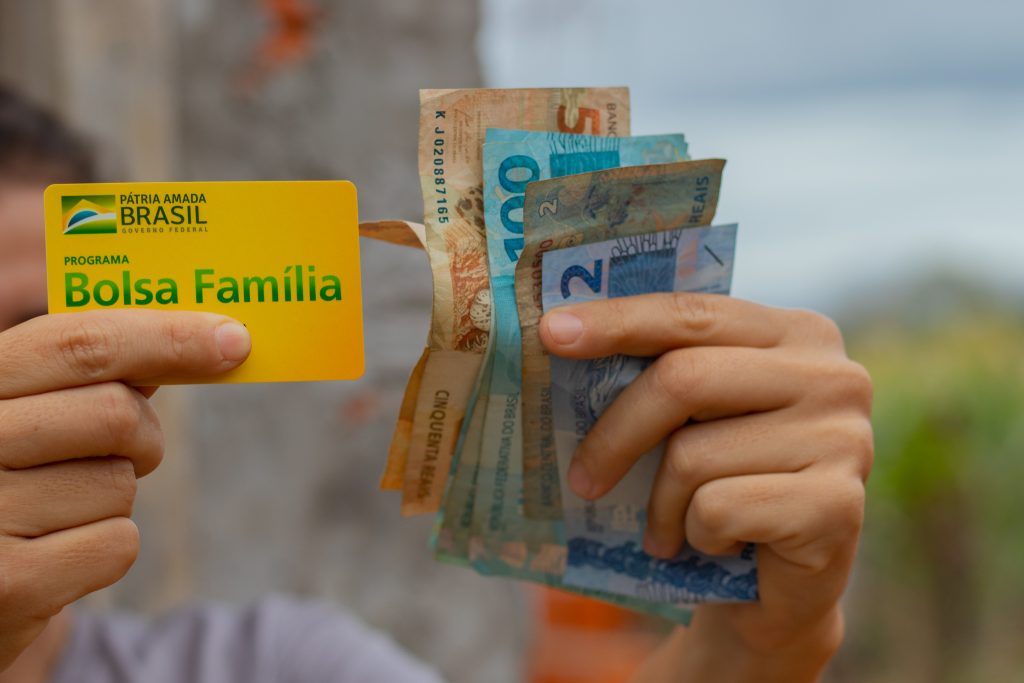 Vai receber o Bolsa Família hoje? Veja detalhes do pagamento.