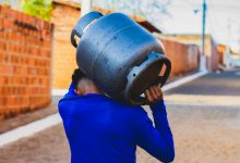 O gás de cozinha teve uma diminuição nos preços este mês devido ao reajuste do ICMS.