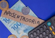 Milhares de beneficiários do INSS poderão ter acesos antecipado ao 13º salário.