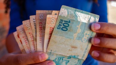 Aqueles que recebem benefícios sociais devem ficar preocupados com os desdobramentos do Orçamento 2025.