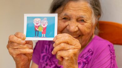 Curiosa para saber com quantos anos a mulher se aposenta? Veja as novas regras.