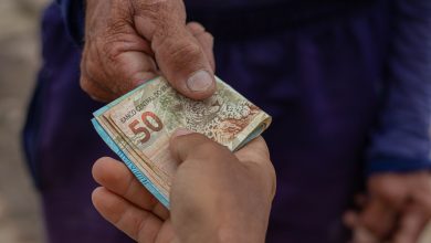 Você está se perguntando se o Auxílio Gás vem junto com o Bolsa Família? Entenda como funciona.