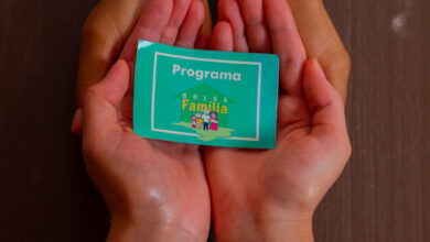 Se você recebeu uma mensagem de corte do Bolsa Família, desconfie da veracidade.