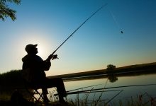 Se você quer tirar sua licença de pesca para aposentado, veja como funciona o procedimento. Fonte: Freepik