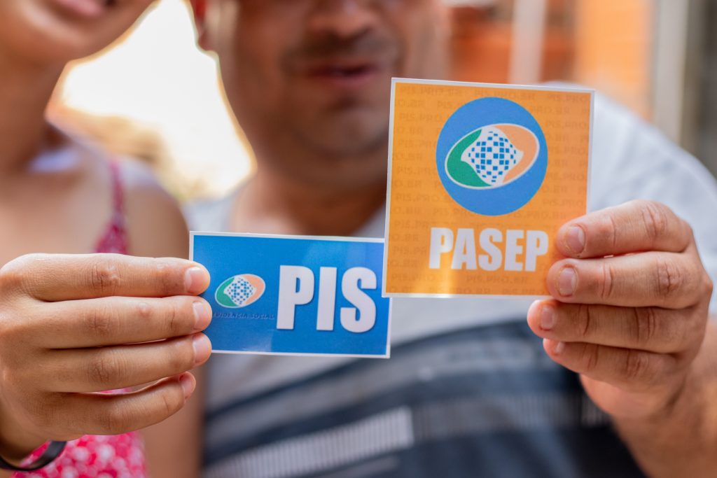 O pagamento do abono salarial está chegando. Confira quem tem direito.