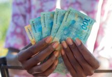 Através do auxílio natalidade, as famílias podem ter um suporte para cuidar dos recém-nascidos.