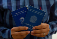 A lei que altera as regras de trabalhos em feriados e domingos pode estar para ser revogada. Confira.