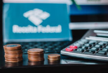 Pensando em antecipar o recebimento da restituição do IRPF? Veja como funciona.