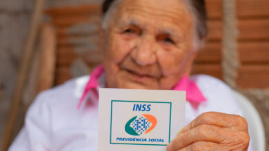 Se aposentar é um direito dos brasileiros que trabalham a vida toda, mas ele pode ser difícil de conquistar.