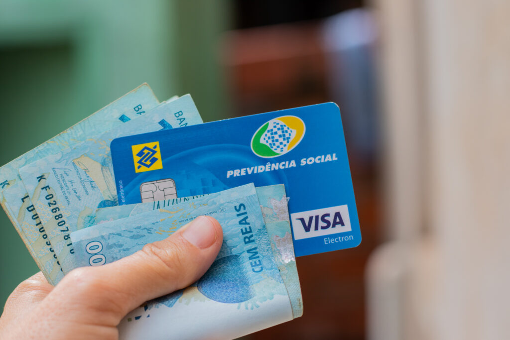 O aposentado que voltar a trabalhar pode ter novos benefícios garantidos por lei.