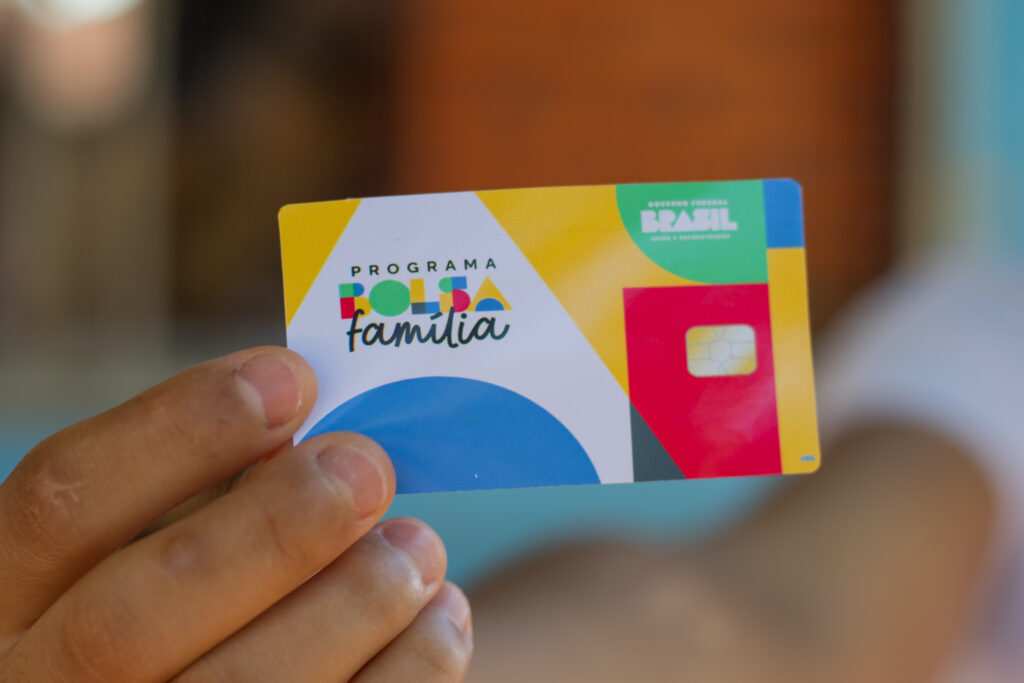 Se você foi alvo do golpe do Bolsa Família, saiba se pode recuperar seu dinheiro.