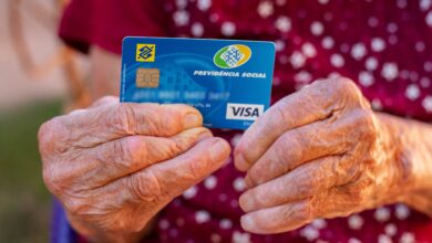 Recentemente, golpistas aproveitaram os descontos indevidos do INSS para aplicar novas fraudes.